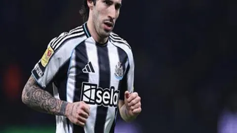 波鸿遭拜仁慕尼黑5-0横扫，德甲赛场上演一边倒惨案