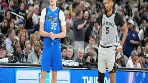 穆裏尼奧狂怒：巅峰较量被裁判与VAR干预破坏